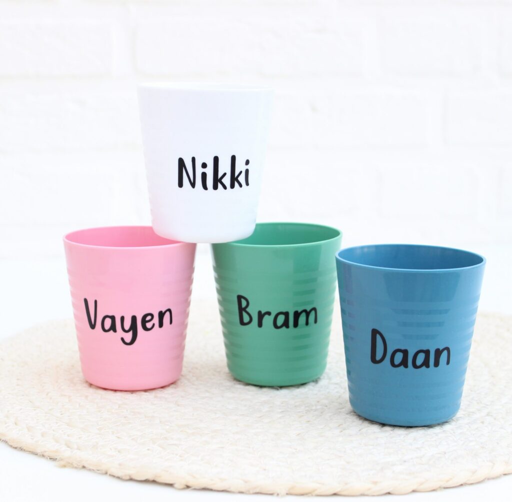 Naamstickers voor op plastic bekers, ideaal voor in de klas voor alle leerlingen.