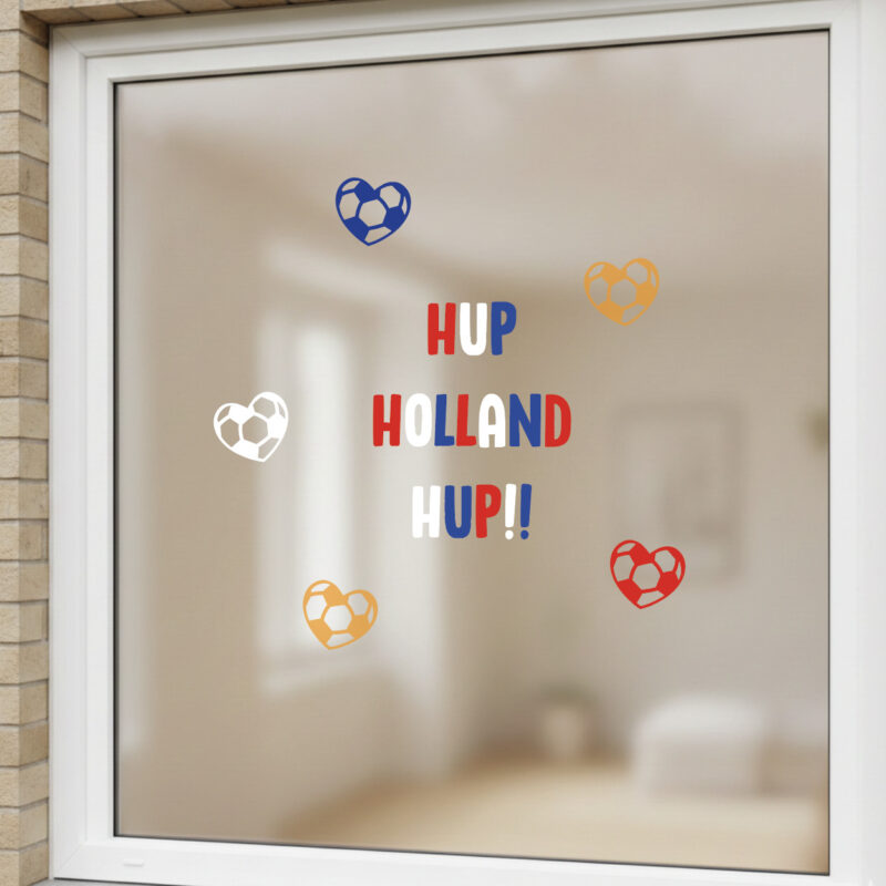 Voetbalhartjes raamstickers voor EK en WK in oranje rood wit en blauw als herbruikbare voetbal raamdecoratie