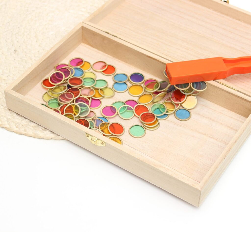 Metalen muntjes, voor uren speelplezier en fijn ter ontprikkeling.