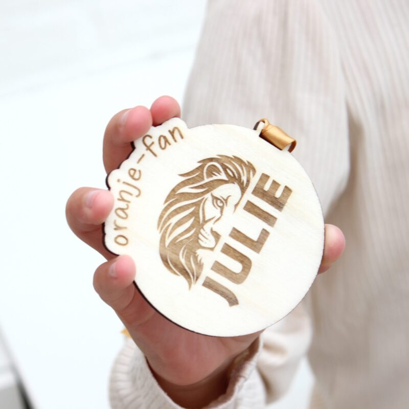 Houten WK Medaille met Naam – Oranjefan